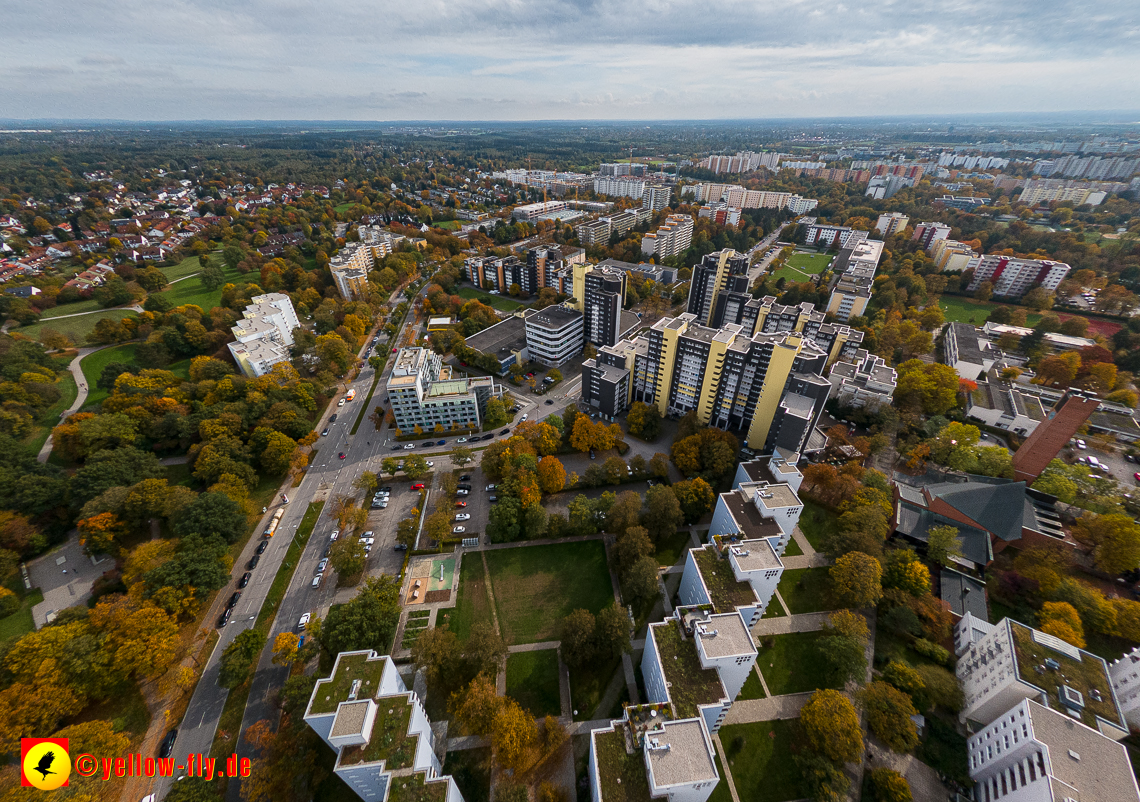 13.10.2022 - Marx-Zenrtum am Karl-Marx-Ring in Neuperlach